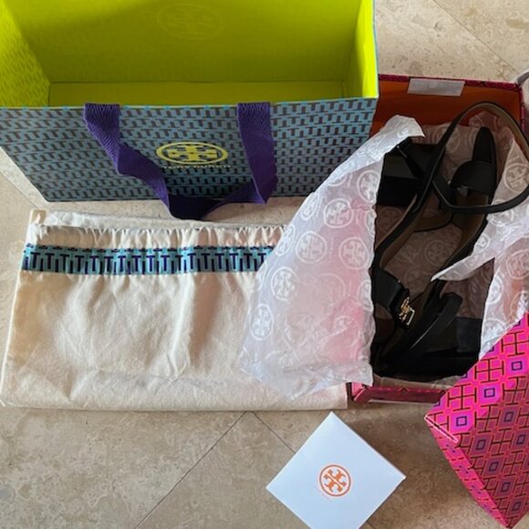 Tory Burch Women's Sandal - Picture 7 of 14